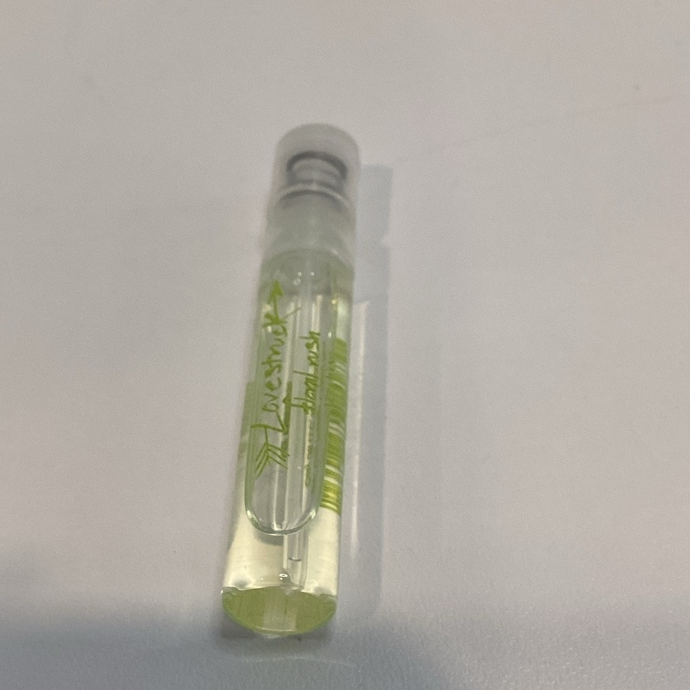 🌺 Perfume Sample Bundle - 6pc. - Picture 11 of 14
